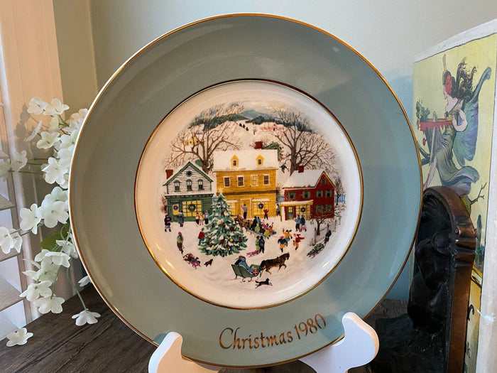 1980 Avon Country Christmas Plate by Wedgwood at Duckwells