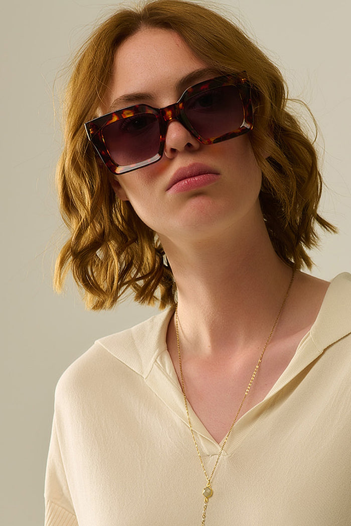 90s Squared Sunglasses in brown