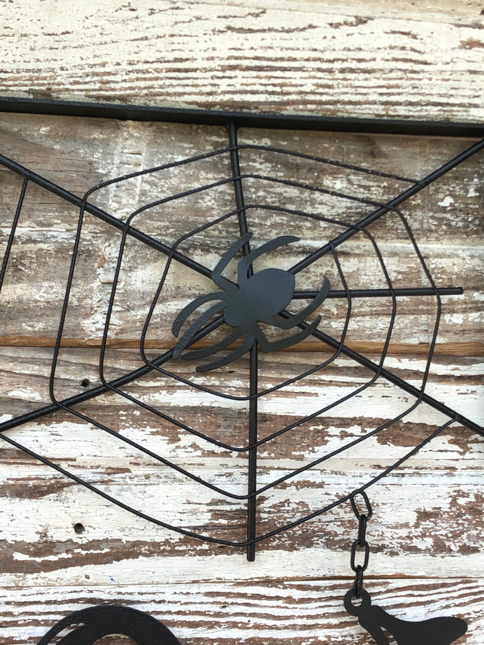 Boo Tin Hanger Sign