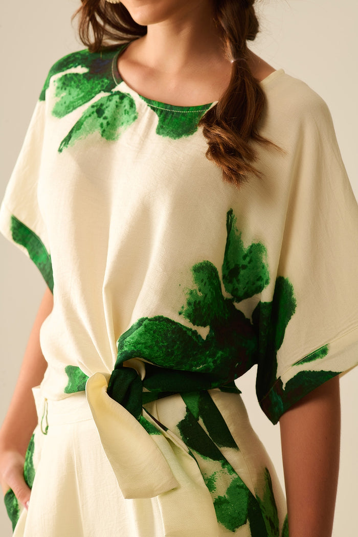 Cropped Blouse With Floral Print in Green Tied At The Waist