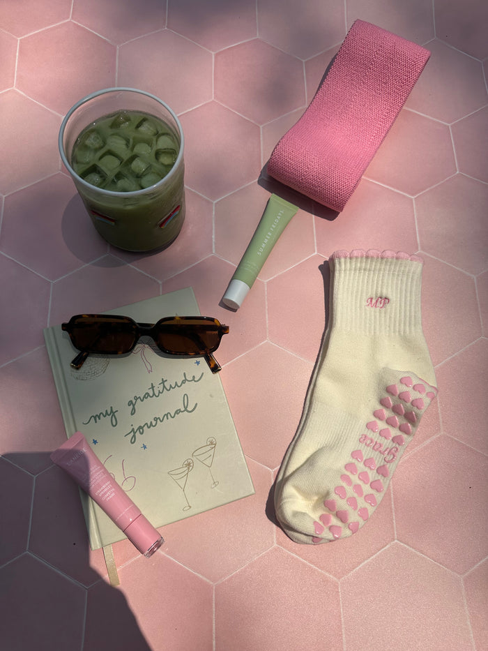 Light pink ruffle socks
