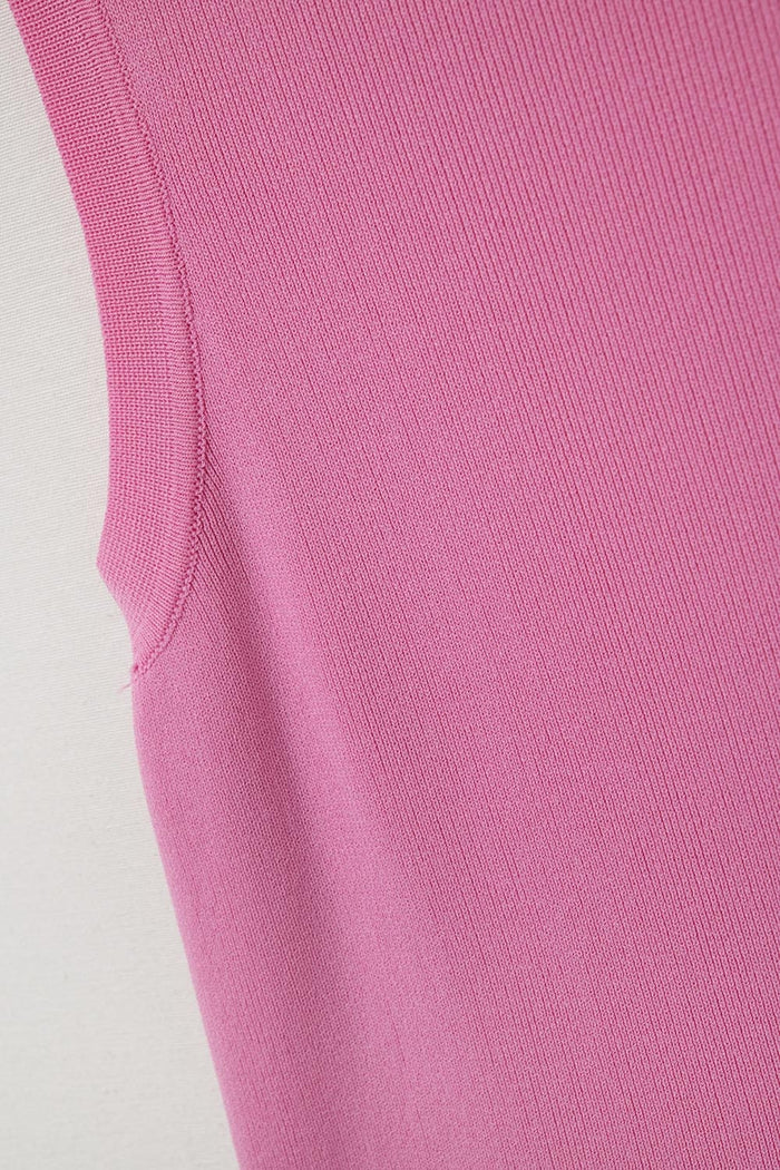 Fuchsia Sleeveless Ribbed knitted Top
