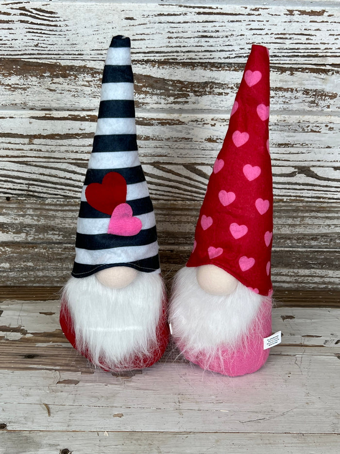 Heart Gnome Sitter Set