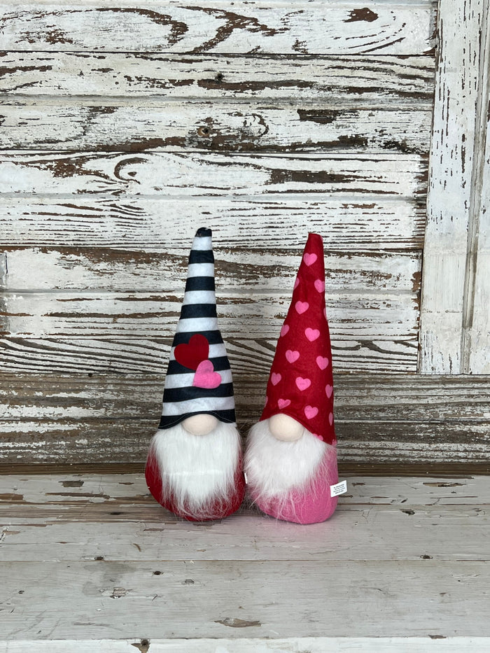 Heart Gnome Sitter Set
