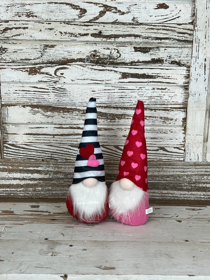 Heart Gnome Sitter Set