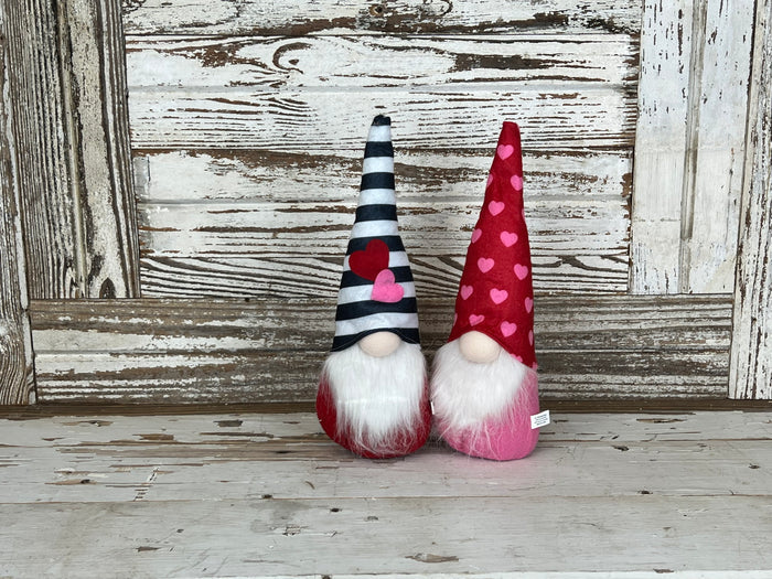 Heart Gnome Sitter Set
