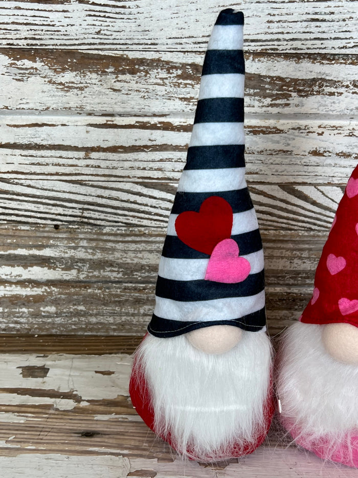 Heart Gnome Sitter Set