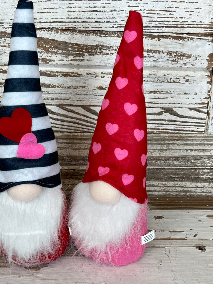Heart Gnome Sitter Set