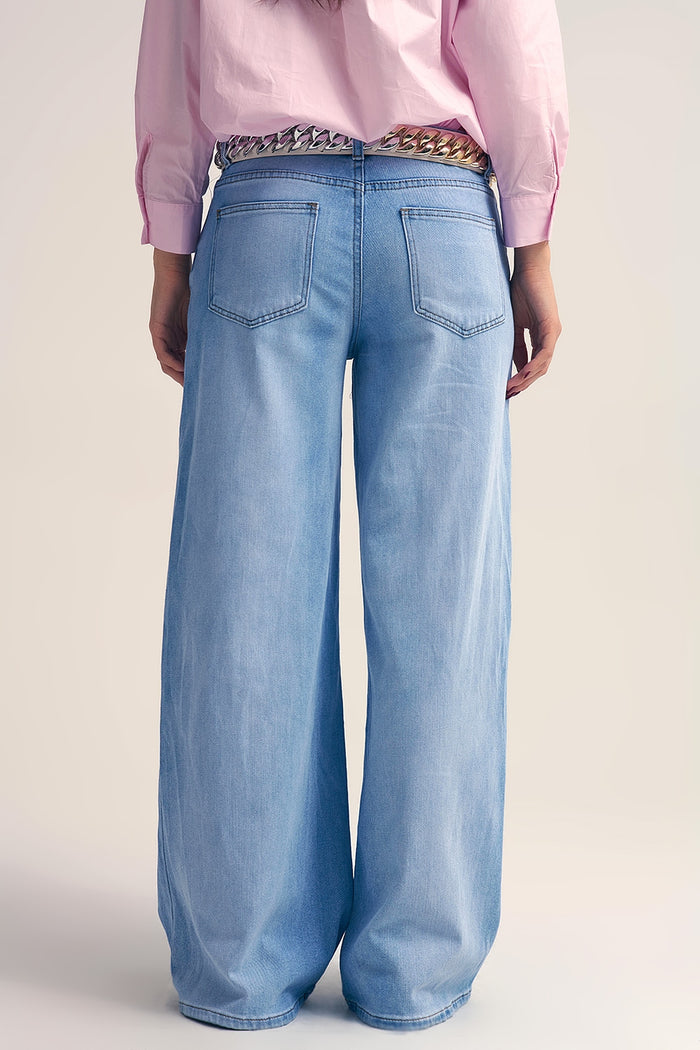 Light wash straight jeans with printed lips - Denim