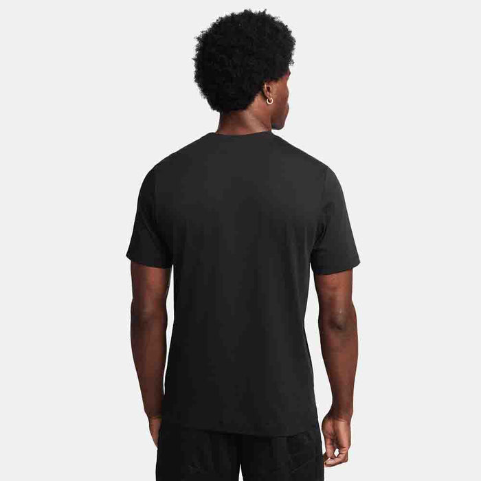 Rear view of the Men's Nike Basketball T-Shirt.