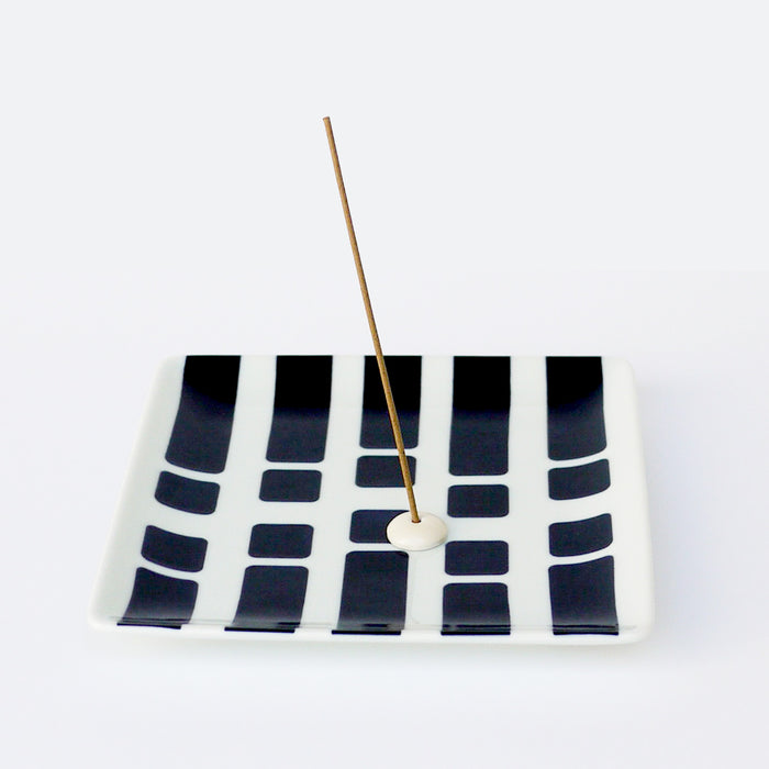MOd MoTif CoLleCTiOn: Incense Plate - Square Barroque