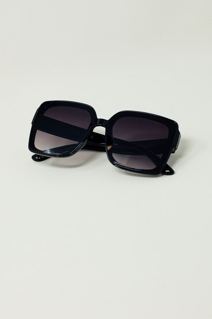 Oversized Cat Eye Sunglasess in Black