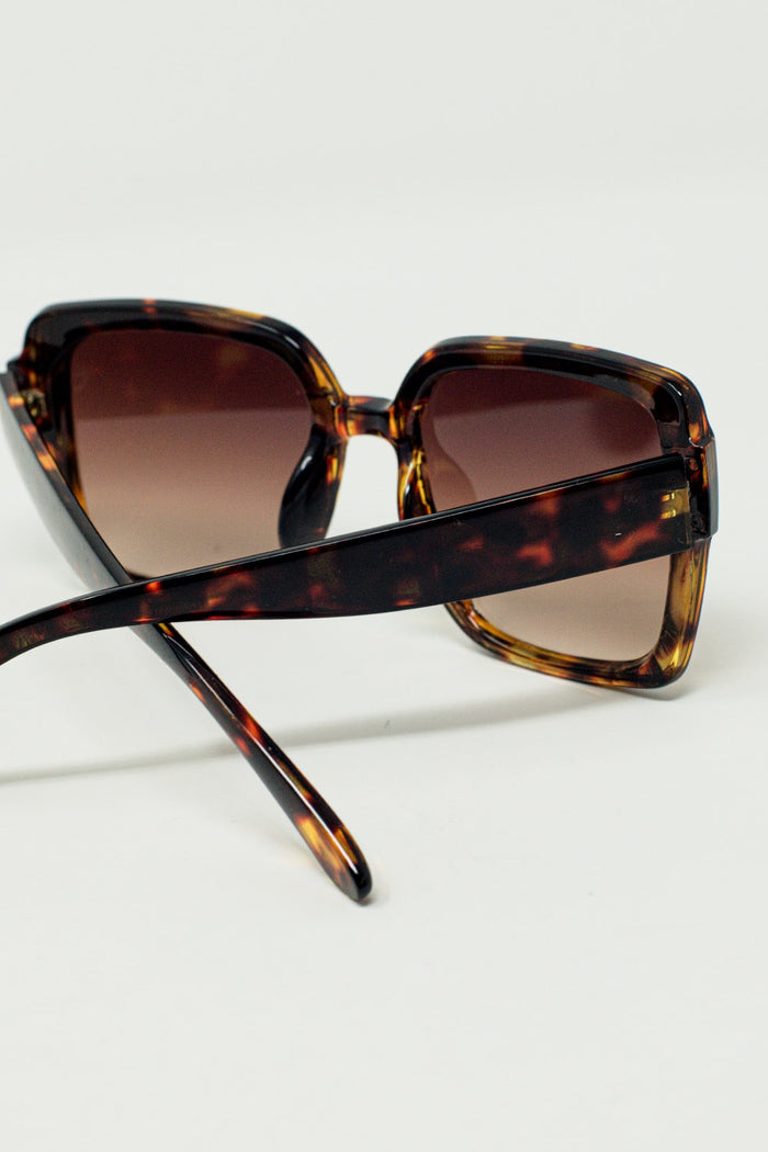 Oversized square Cat Eye Sunglasess in Brown