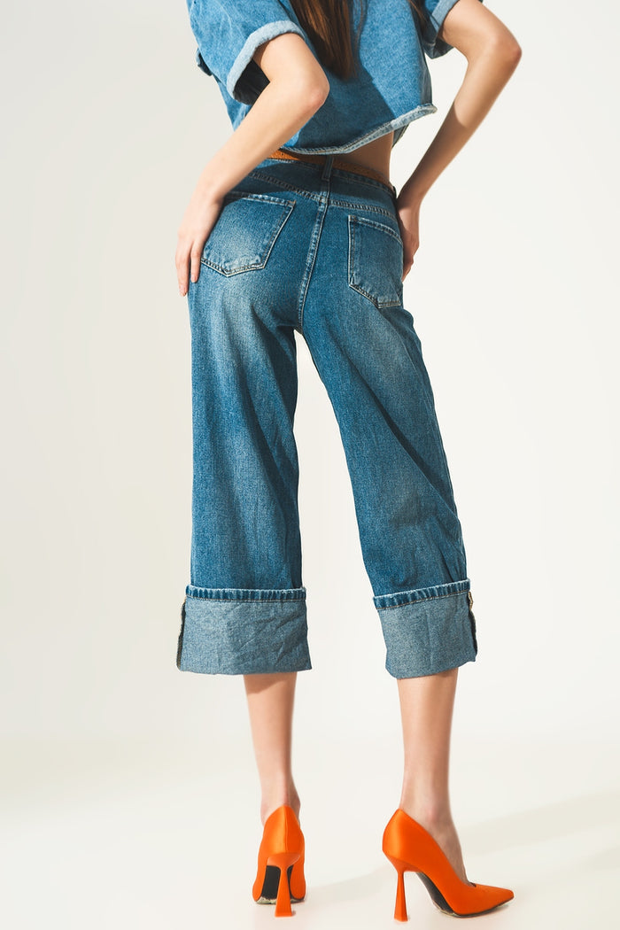 Relaxed jeans with rolled hem and exposed buttons in blue - Denim