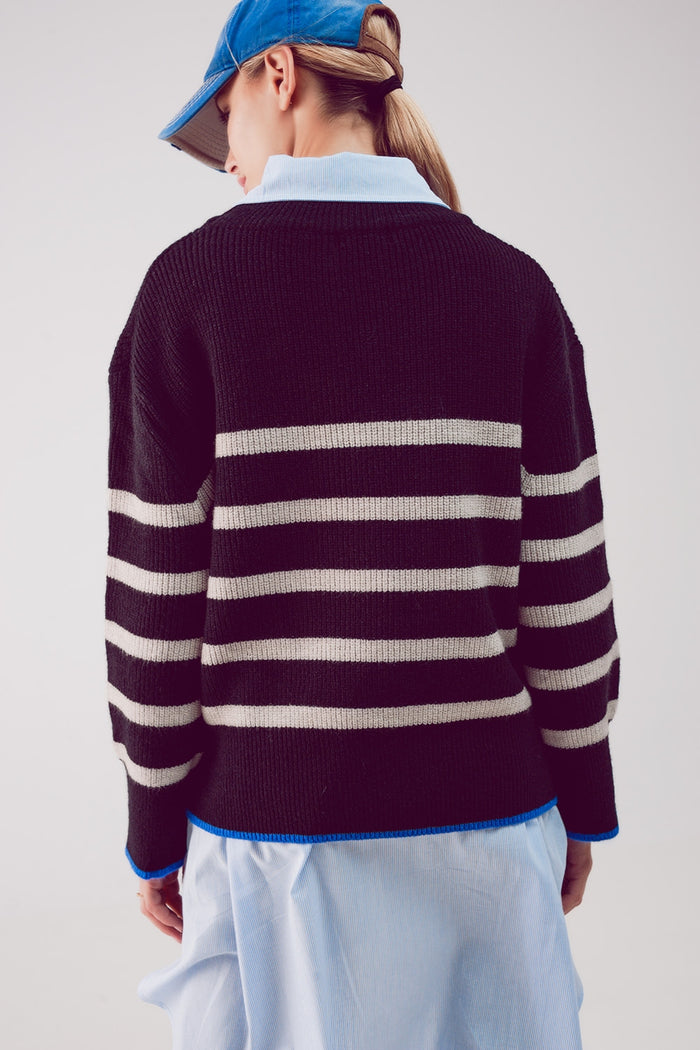 Relaxed jumper in stripe pattern in black