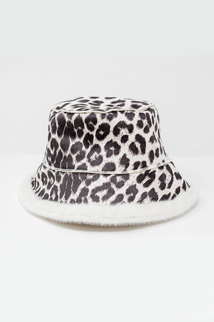 Reversible bucket hat in leopard print in ecru