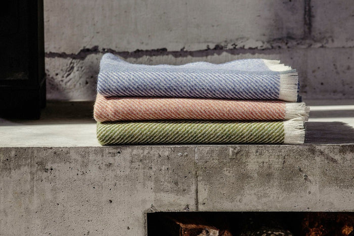 Salmon CorrÃ¡n Irish Wool Throw Blanket - Cushendale Woollen Mills