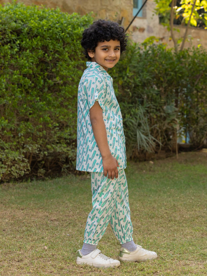 Pinklay organic cotton aqua half-sleeve shirt with bat ball pattern.