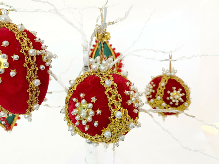 Vintage Beaded Red Green and Gold Push Pin Christmas Ornaments at Duckwells