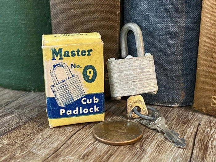 Vintage Master No. 9 Cub Padlock with Original Box and Keys at Duckwells