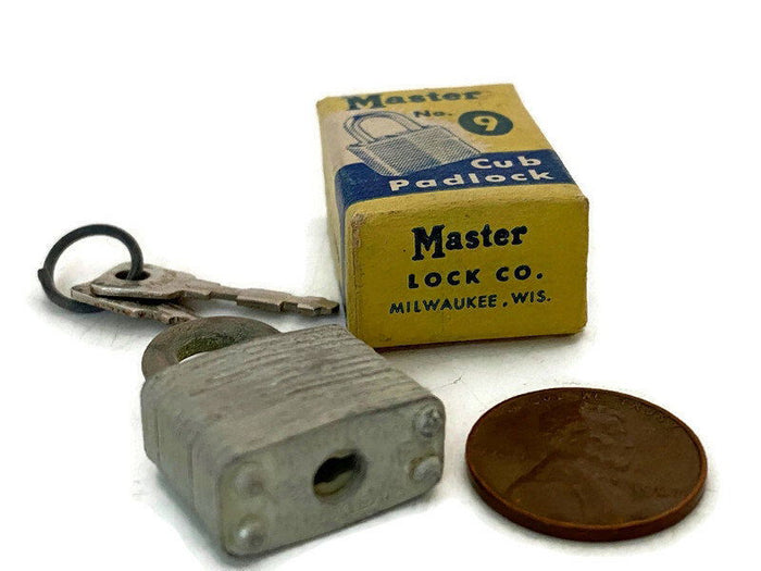 Vintage Master No. 9 Cub Padlock with Original Box and Keys at Duckwells