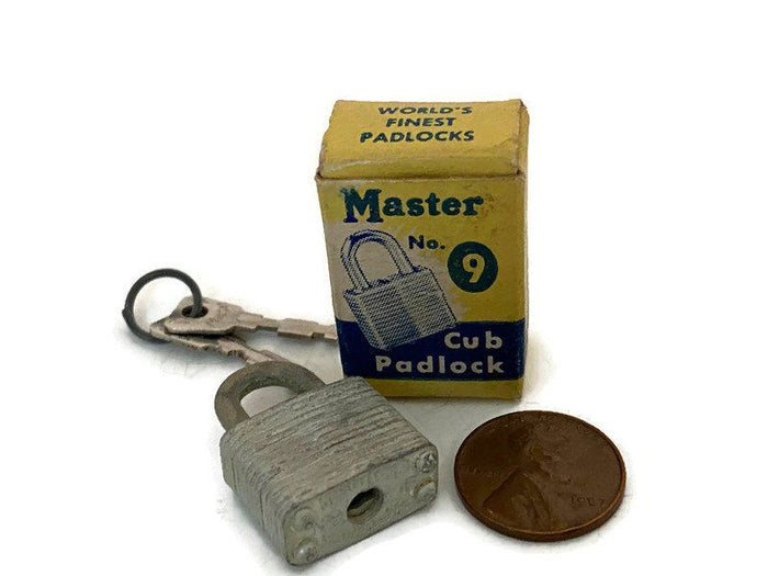 Vintage Master No. 9 Cub Padlock with Original Box and Keys at Duckwells