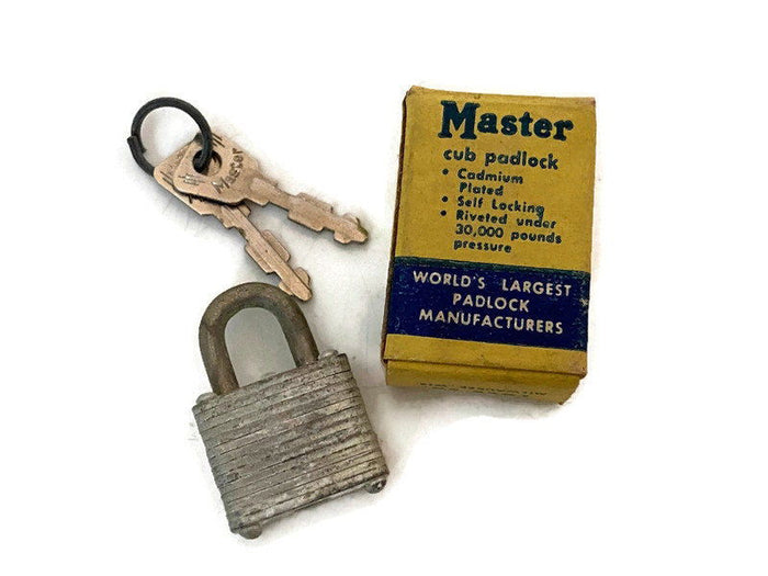 Vintage Master No. 9 Cub Padlock with Original Box and Keys at Duckwells