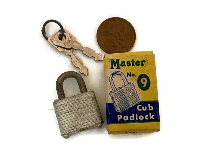 Vintage Master No. 9 Cub Padlock with Original Box and Keys at Duckwells