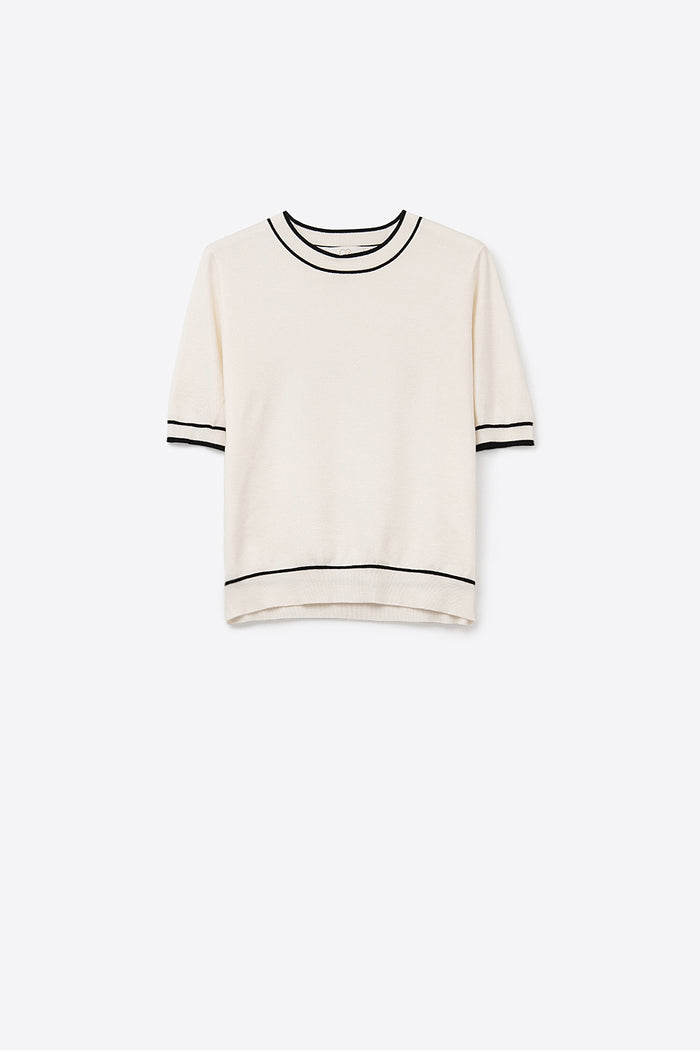White short sleeve sweater with black line detail